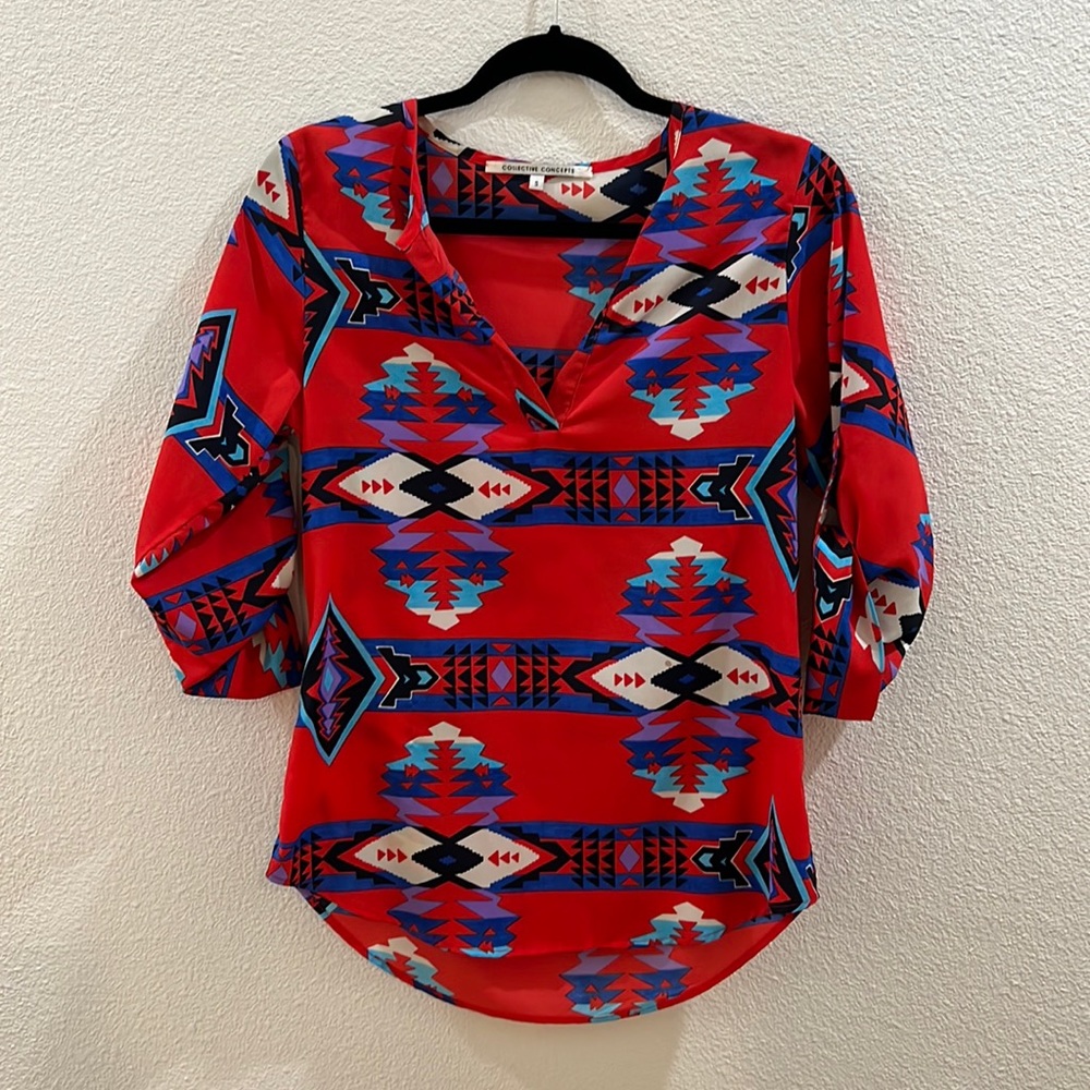 Collective concepts top! Size small